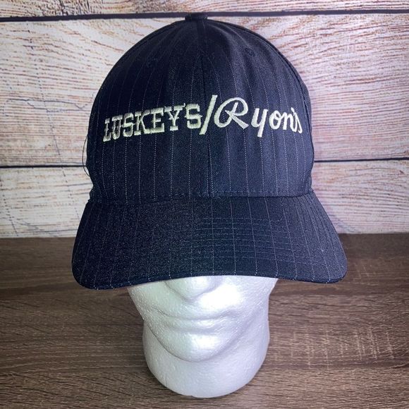 Vintage Small/Medium FlexFit Lusky’s /Ryon’s Stockyards Blue Fitted Hat - Picture 1 of 12